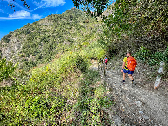 Vernazza to Corniglia trail.