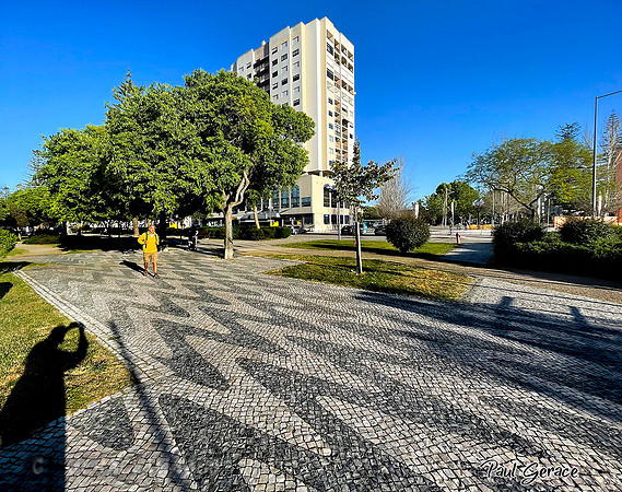 Along Avenida Luisa Todi