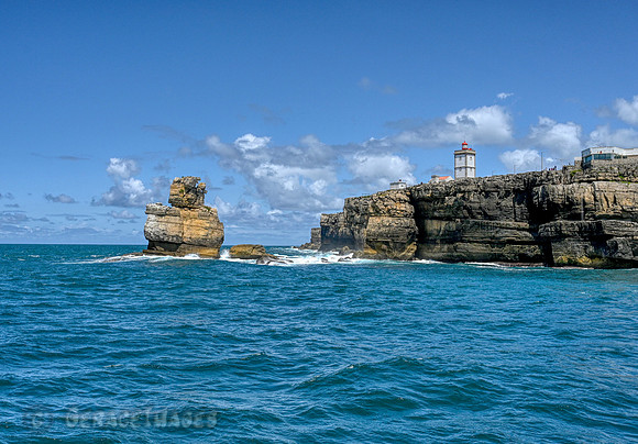 Nau dos Corvos & Lighthouse